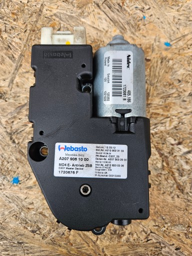 MERCEDES E W212 МОТОР ЛЮКА A2079061000