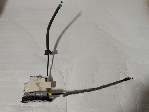 AUDI A4 B9 lock door right front 8X1837016B