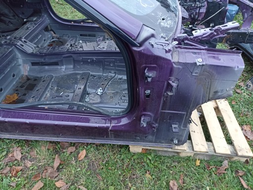 BMW 8 G15 F92 СТІЙКА ПРАВА ЧВЕРТЬ