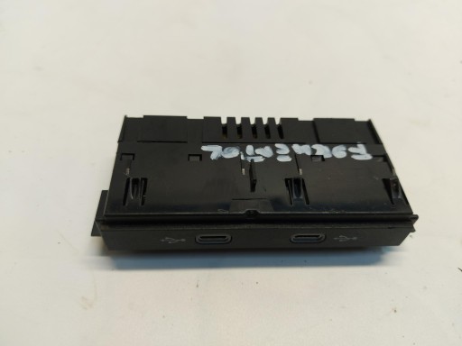 CUPRA FORMENTOR 5FF adapter PORT USB 5NA035736