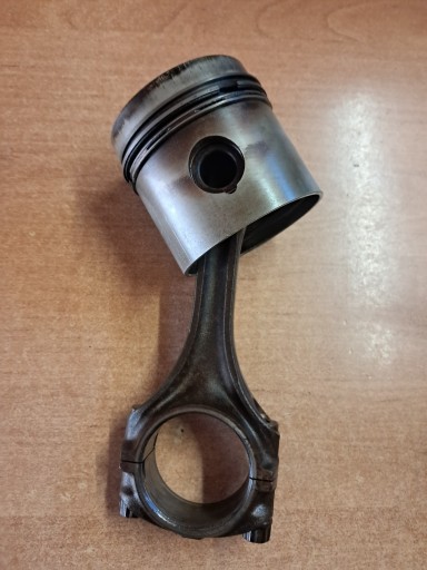 piston MERCEDES W123 2,0 115.938 1150301017