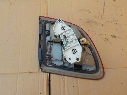 light left rear part z bonnet mercedes w211 kombi A2118201364