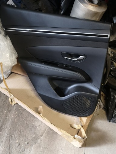 HYUNDAI TUCSON IV ОББИВКА ДВЕРЕЙ ЗАДНІЙ ЛІВИЙ БЕКОН