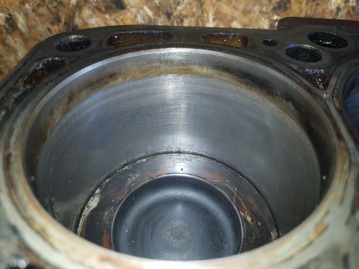 VW AUDI SEAT SKODA 2.0TDI 2.0 TDI 140KM CBA BLOK DOL of the engine pistons crank