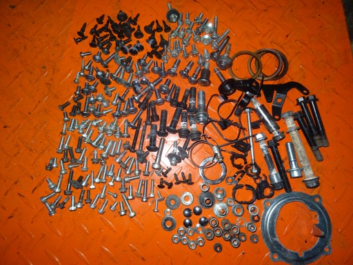 431924413378 - YAMAHA MT 10 18R болты комплект винт шпилька обтекатель