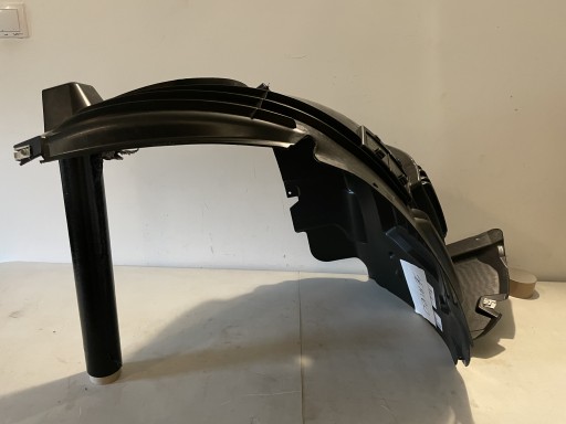 A1676901608 - Колісна арка передня права Mercedes GLE GLS