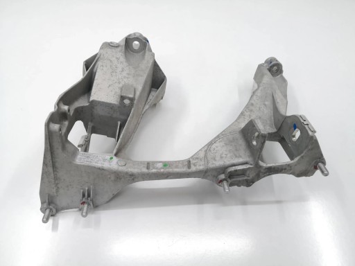98133115206 98133115206 - Кронштейн крепления коляски porsche 718 981 cayman boxster правый задний