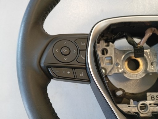 volant TOYOTA COROLLA CROSS 23R