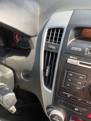 grid air conditioning devices air central left Kia Ceed SW FL 06-12