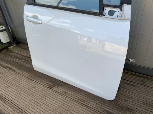 OPEL AGILA B SUZUKI SPLASH kompletní dveře pravý předek ZNLB
