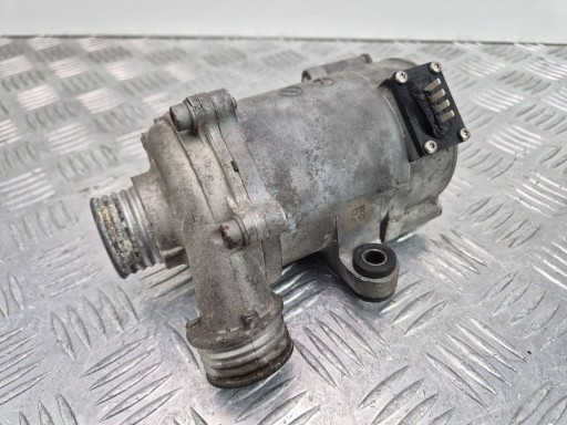 BMW 4 F32 F33 420i water pump 7597715 N20B20B