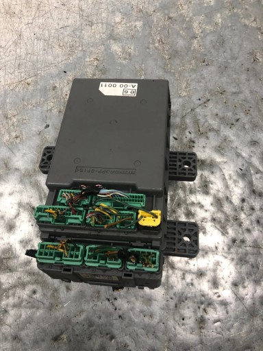 Module fusibles HONDA CIVIC VIII UFO 37832LN