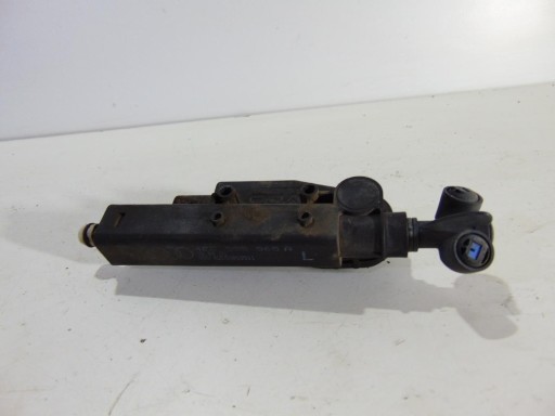 Омыватель лампы левый AUDI A8 D3 4E0955965A