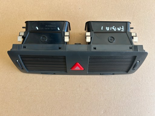 SKODA FABIA and air vents middle 6Y0820951