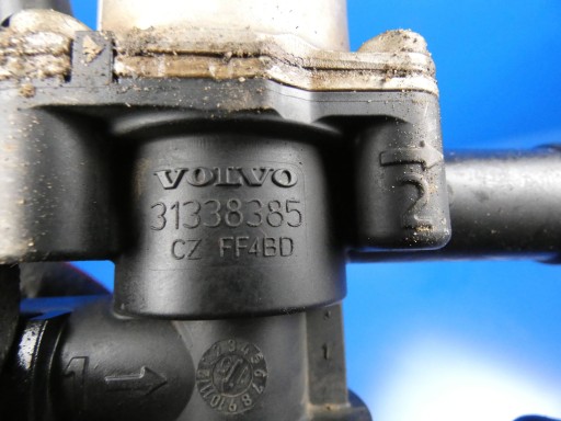 VOLVO XC90 II V90 V60 S60 III XC60 pump solenoid valve of water