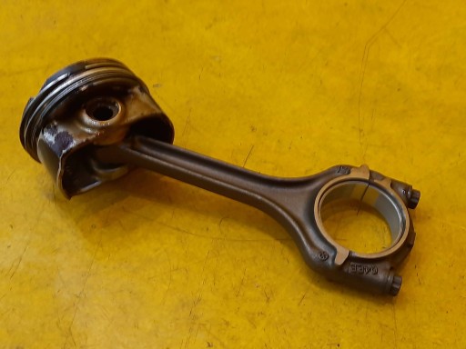 Skoda Octavia III 1.2 TSI поршень шатун