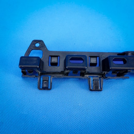 Support Support plaque Couvertures progowej Gauche BMW 5 G30 M 51777387341 7387341 25km