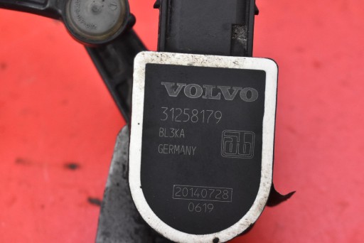 sensor POZIOMOWANIA of the lights right front 31258179 VOLVO V40 2 II 12-16
