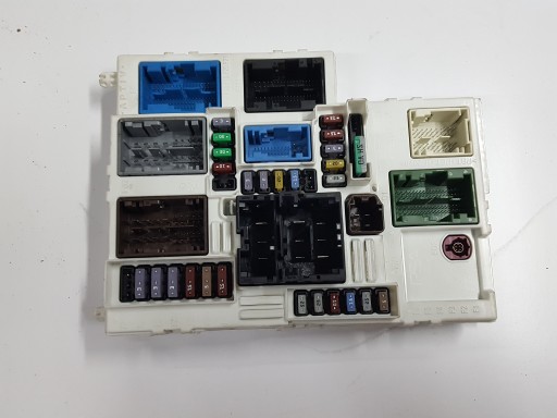 Opel astra vi l 21r- 1.5 d блок запобіжників 9851622580