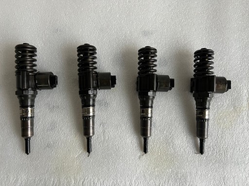 03G130073G - Вв Ауді А4 Б7 2.0 тді Бре насос бризок 03Г130073Г