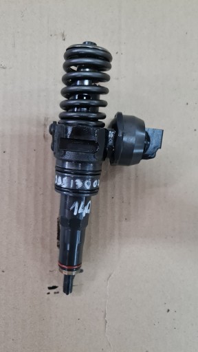 038 130 - VW Golf V 1.9 TDI інжектор