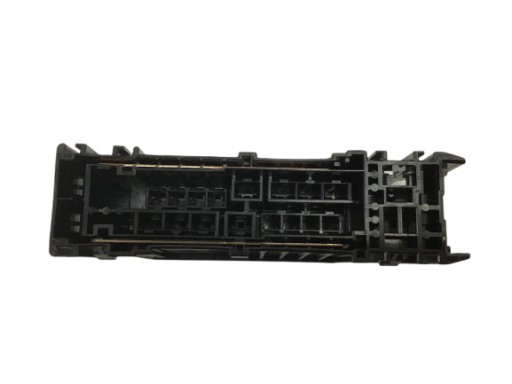 243817990A - Оригінальна основа для кріплення запобіжників nissan