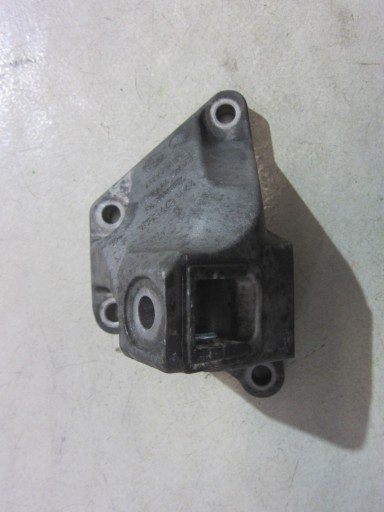 BMW F10 550i F01 N63 engine mount right 6775904