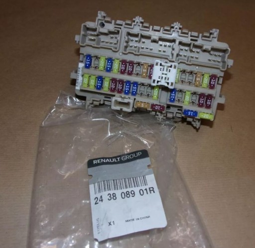 243808901R - Блок запобіжників renault kadjar 243808901