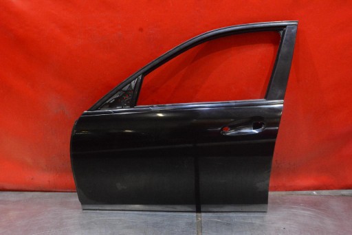 dveře levé předek přední 197 MERCEDES C-třída W204 sedan 07-14
