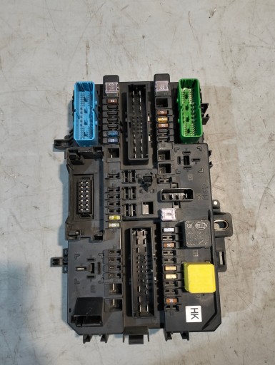 fuse box OPEL ASTRA H OE 13206762HK