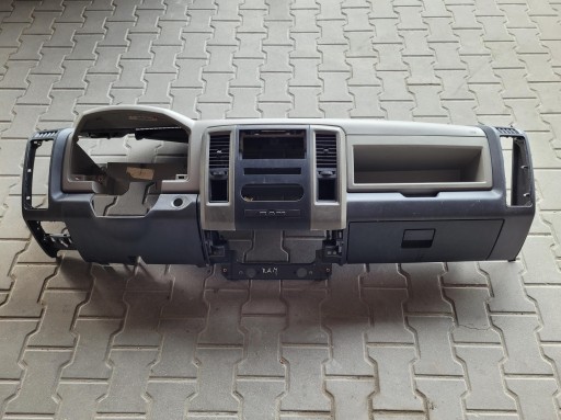 armatura konzola kokpit pretinac suvozača DASHBOARD USA DODGE RAM 4 IV 1500 5.7 V8 HEMI