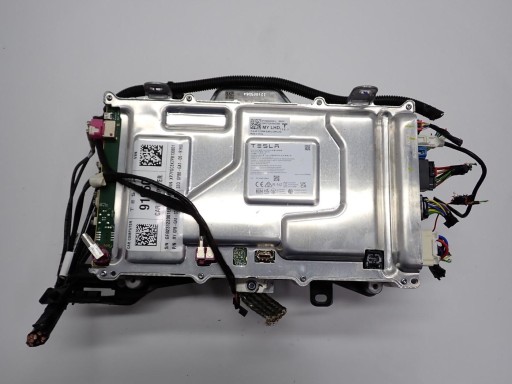 1684435-00 - Модуль контроллера компьютера автопилота 1684435-00-j tesla model y 23r