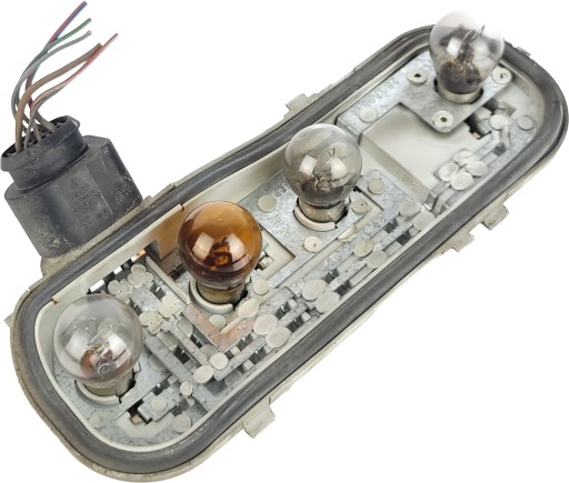 AUDI A4 B6 KOMBI scheinwerfereinsatz hinten heck links AVANT + connector contact 8E9945257