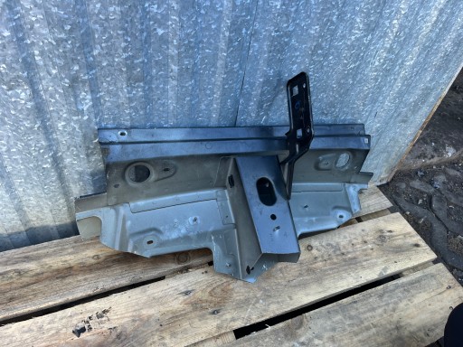 RENAULT TRAFIC III ОБШИВАЄ БАЧОК ГАЛЬМІВНОЇ РІДИНИ