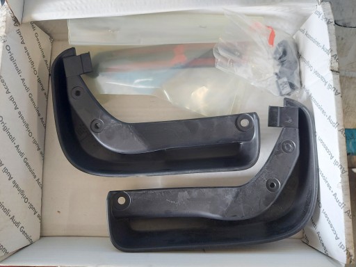schmutzfänger vorne AUDI A1 8X 8X0075111