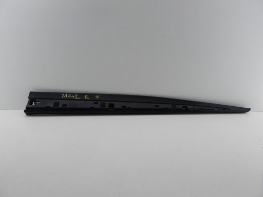 TOYOTA YARIS III 3 LIFT 17- moulding door right front