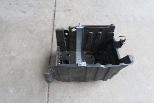 КОРПУС АКУМУЛЯТОРА FORD PUMA MK2 L1BB-10723-BB