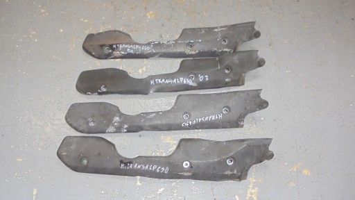 12345 - Honda TRANSALP 650 глушник кришка