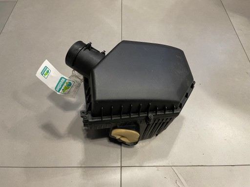 31319684 - VOLVO V60 2.0 D4 корпус повітряного фільтра