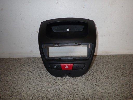 TOYOTA AYGO 05 - РАМКА АВАРІЙНОГО ПЕРЕМИКАЧА РАДІО