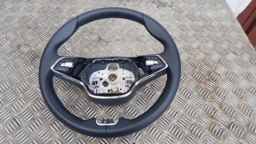 SKODA OCTAVIA IV Volant SKORZANA PANEL MULTI BARDZO LADNA