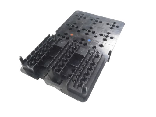 Блок предохранителей ford escort 1981-1986 oe 6135161