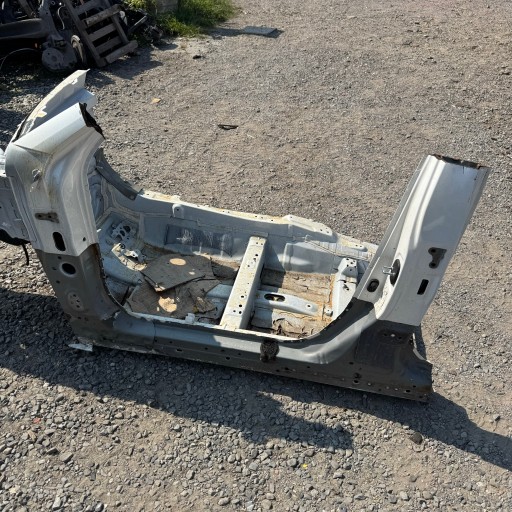 quarter front left LEXUS UX 250H HYBRID