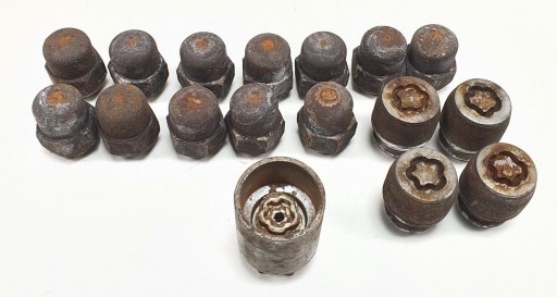 ЗЛОДІЙСЬКІ ГАЙКИ SMART FORFOUR 454 ПОВНИЙ КОМПЛЕКТ