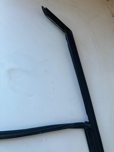 frame gasket door left front PEUGEOT 208 5D