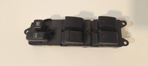 Toyota Avensis T25 switch of control of the window 8482005100 (R641)