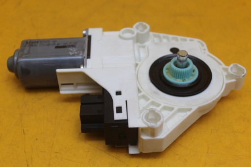 0536010001 977272 - Электродвигатель контроллера заднего правого стекла audi q7 4l 4l0959802b 989719 200