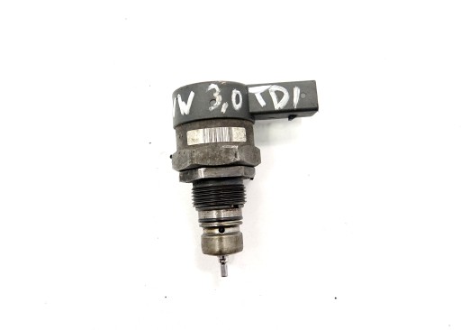 Датчик тиску палива AUDI A6 3.0 057130764AE