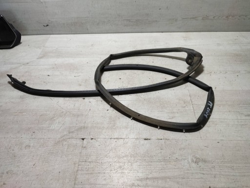 Peugeot 2008 II 2020 rear part side right gasket door tylnych