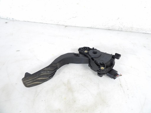 DACIA DUSTER II LIFT 1.3TCE PEDAL potentiometer Gas 180108467R